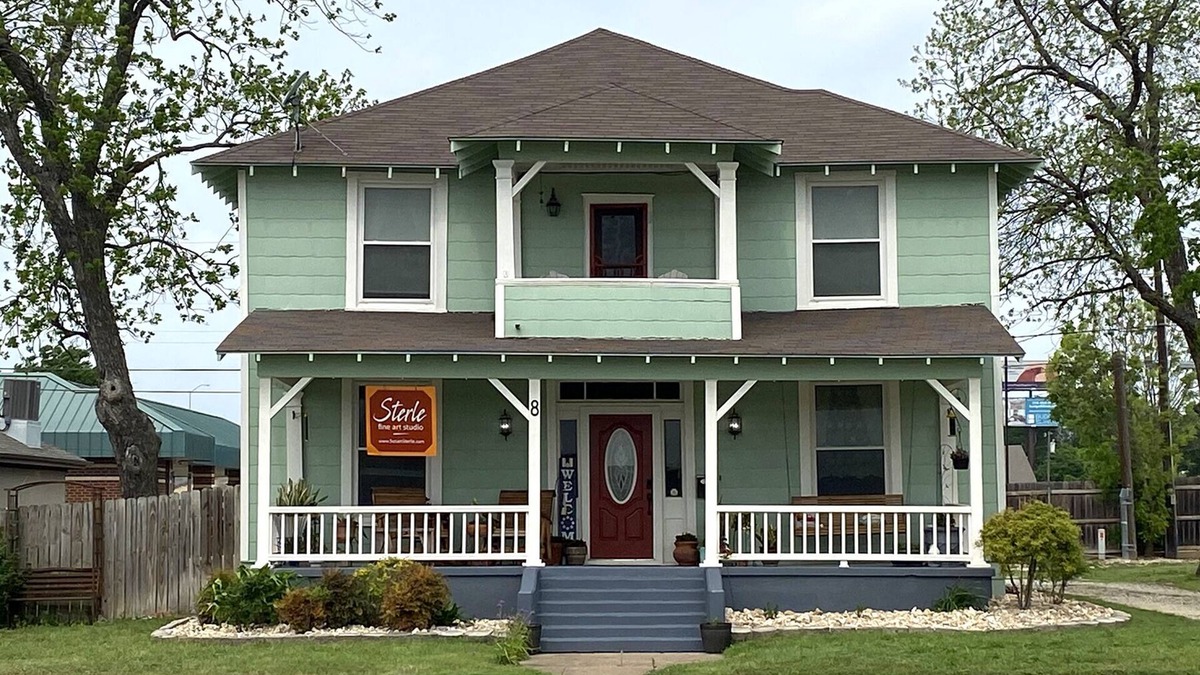 Temple House | Sterle Historical Home in Downtown Temple - 3 Bedroom Apartment