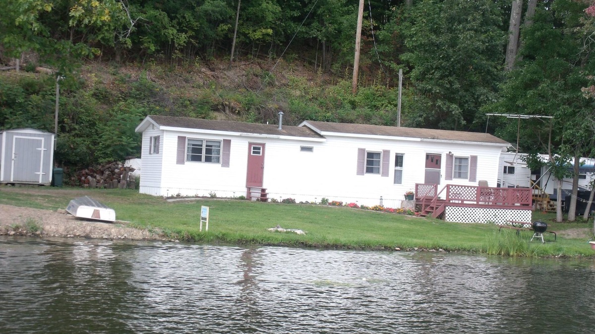Bradford Cottage | Stevens Lane Getaway- - On the Lake - Lamoka Lake