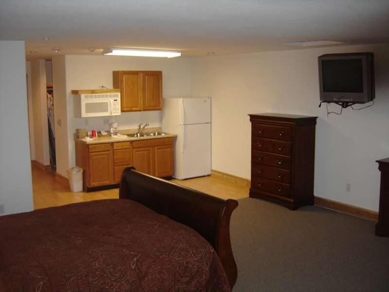 Gold Bar Hotel | Stevens Pass Motel