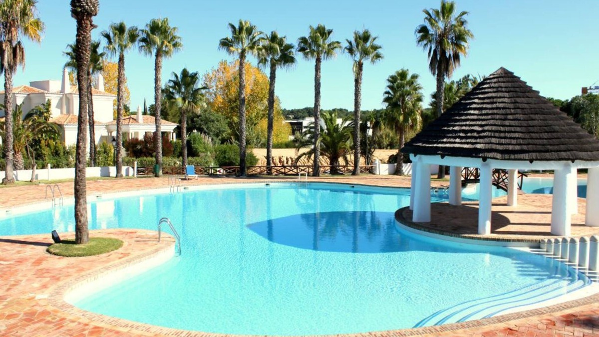 Almancil Apartment | Stevens White Apartment, Quinta do Lago, Algarve