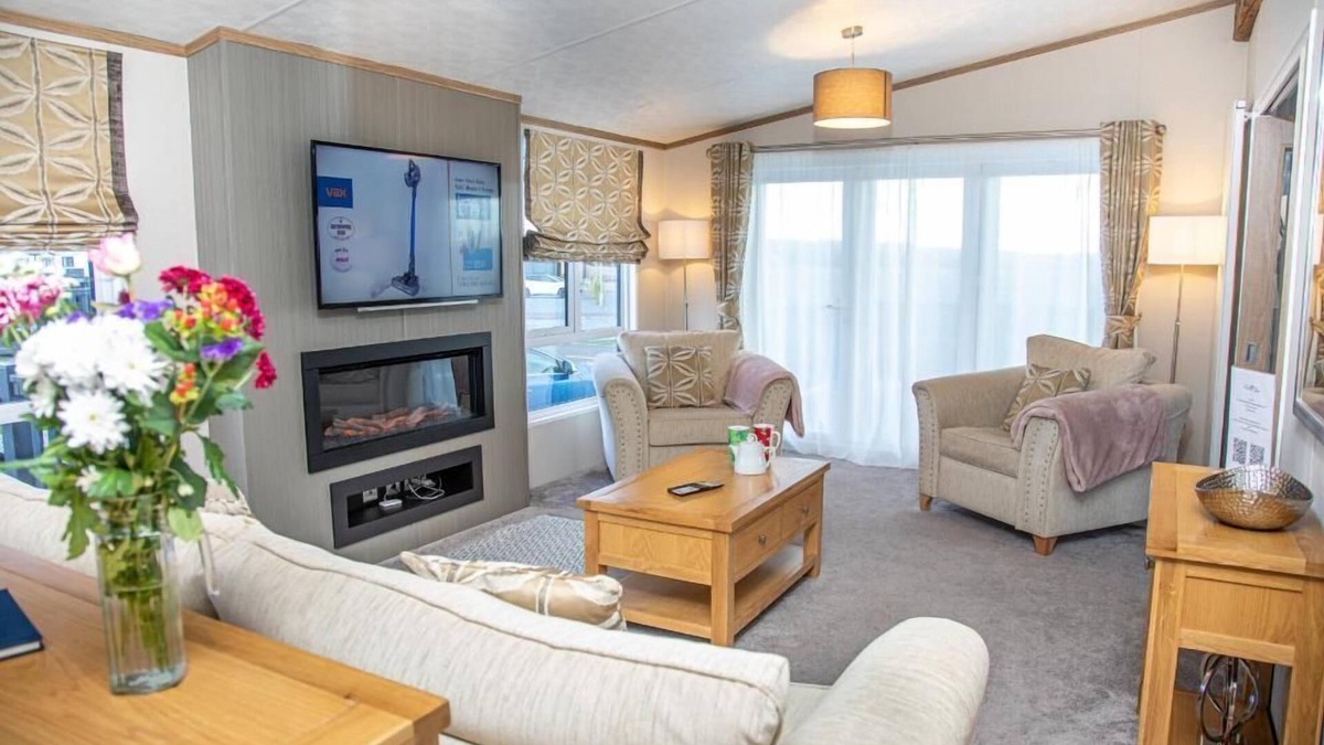St. Andrews Cottage | Stewarts Resort Lodge 16 - a lodge that sleeps 6 guests in 2 bedrooms