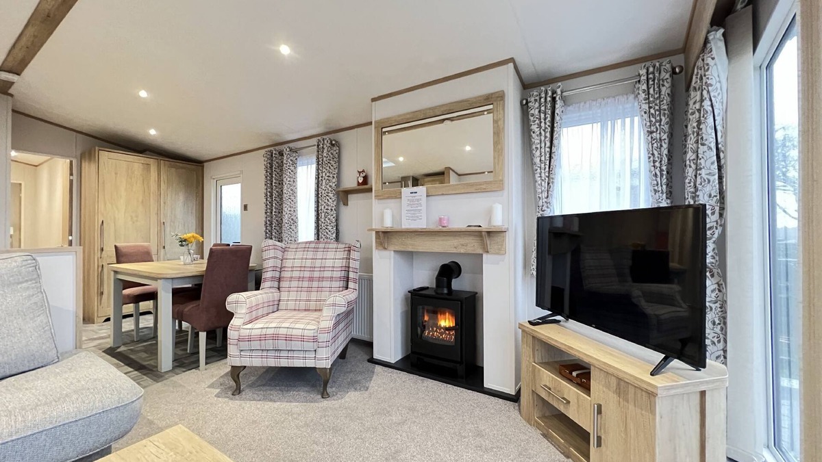 St. Andrews Cottage | Stewarts Resort Lodge 23 - a lodge that sleeps 6 guests in 3 bedrooms