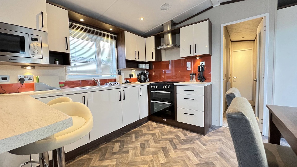 St. Andrews Cottage | Stewarts Resort Lodge 32 - a lodge that sleeps 6 guests in 3 bedrooms