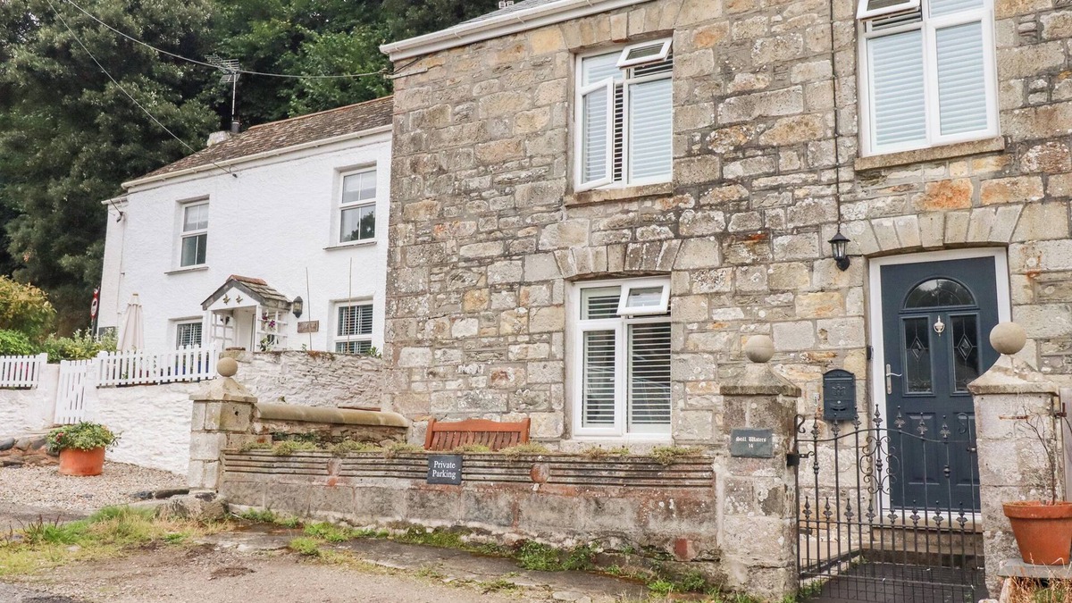 Pentewan Cottage | STILL WATERS, pet friendly, character holiday cottage in Pentewan
