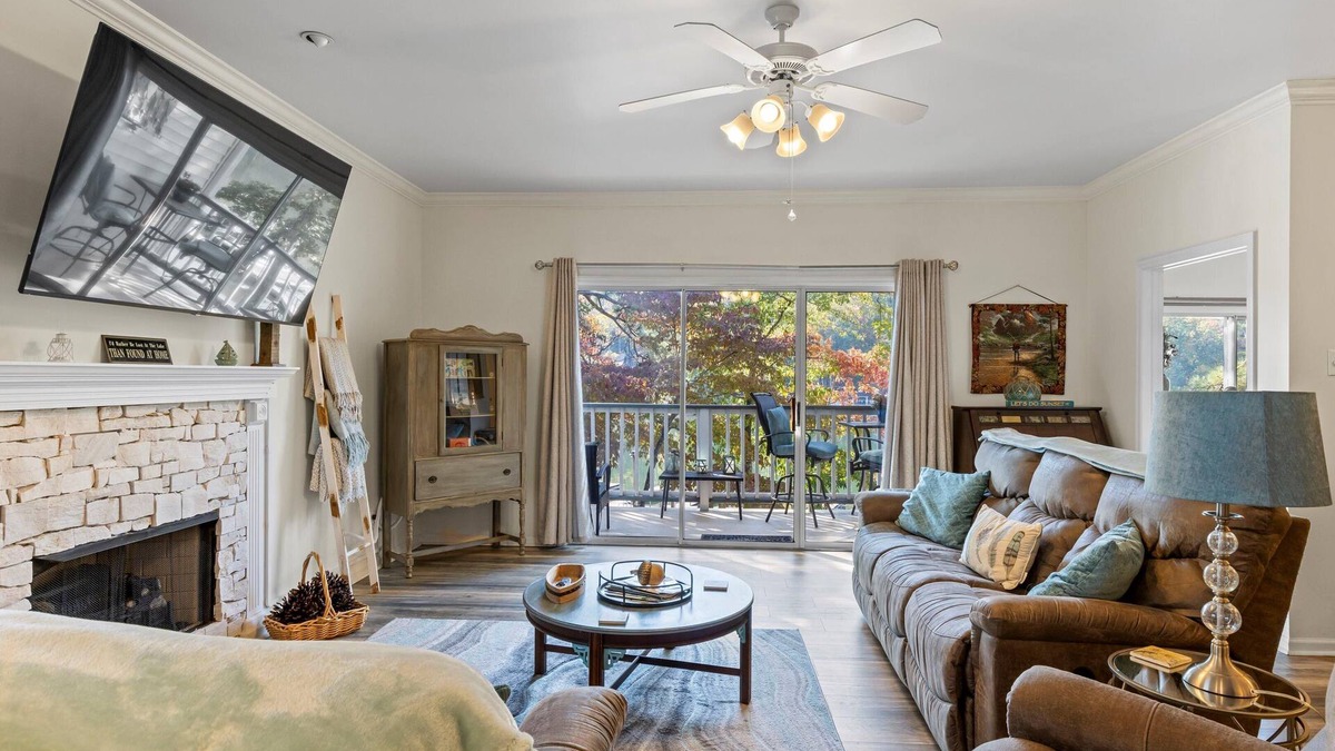 Dadeville Condo | StillWaters Luxury Condo, Lakeside, Local Pool, Boat Slip, 2 BDR, 2BTH, Sleeps 6