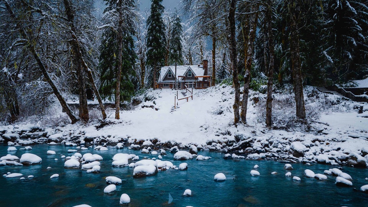 Verlot Cabin | Stilly River Haus - Hot tub - Firepit - Fireplace