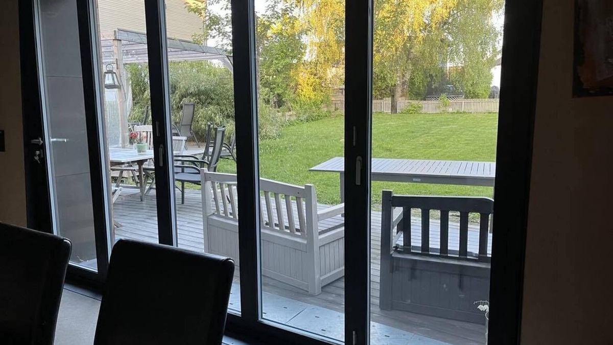 Nordstrand House | Stilrent, Arkitekttegnet hus med 5 Soverom og Stor, Deilig Hage for 8-10 Pers