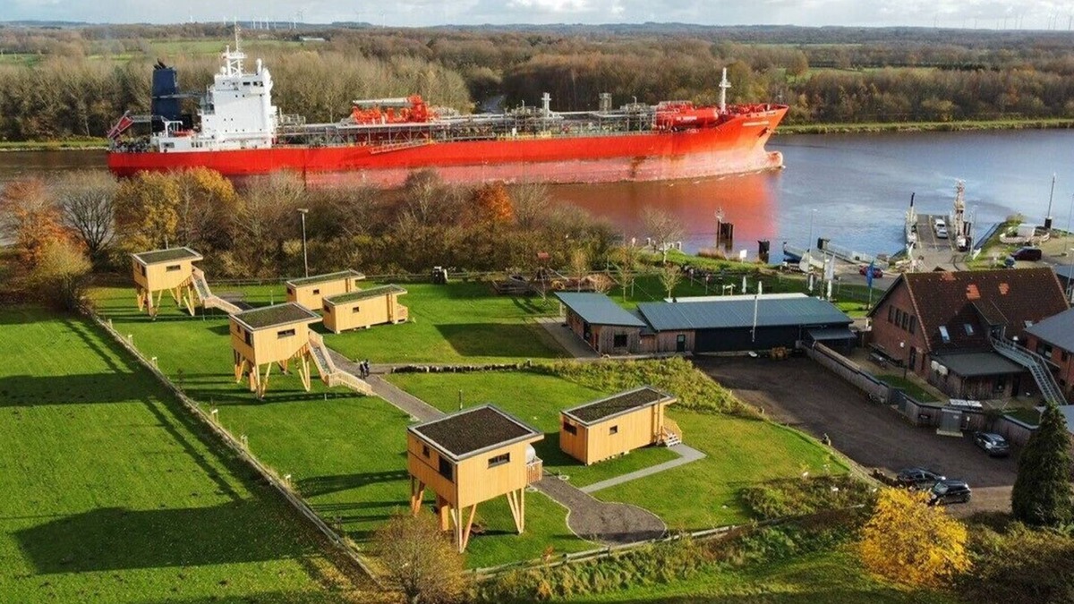 Schafstedt House | Stilt house with a view of the Kiel Canal (since August 2021)
