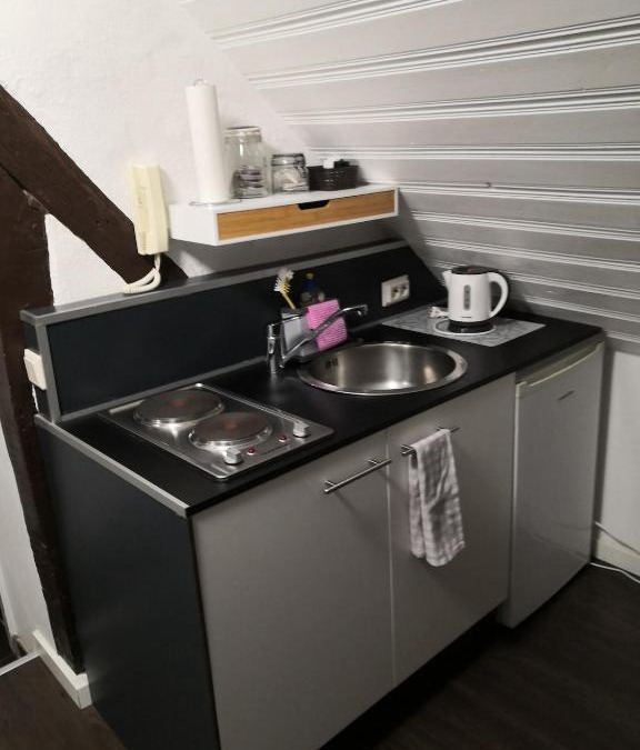 Hoehr-Grenzhausen Apartment | Stilvolle Altbauwohnung, Apartment Schlaf & gut