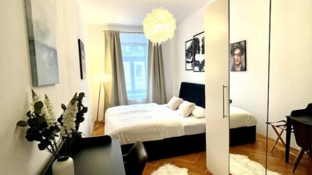 Friedrichstadt Apartment | Stilvoller Altbau in Zentraler Lage