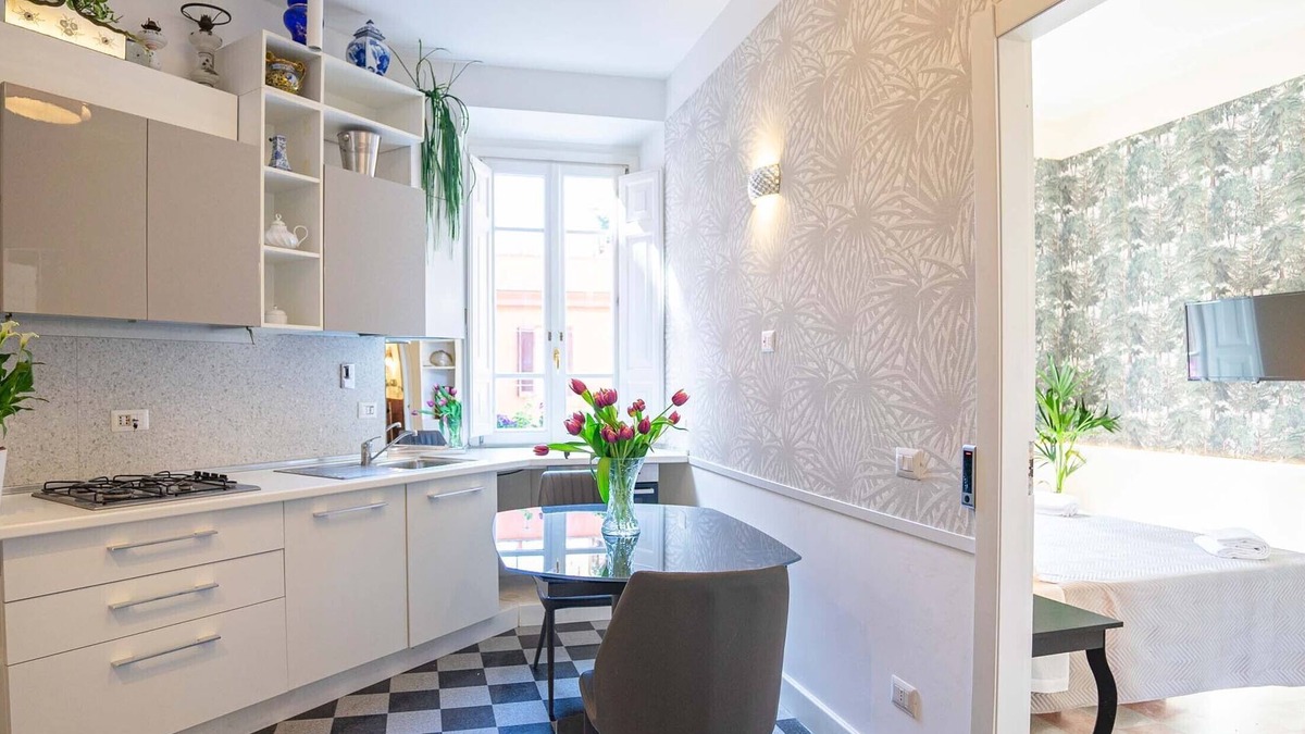 Quartiere XVII Trieste Apartment | Stilysh apartment in Rome close to cafes, restaurants, bus and metro.
