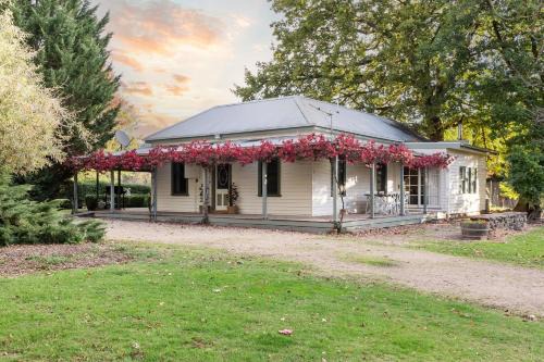 Mansfield House | Stirling Homestead Farmstay Cottages Mansfield