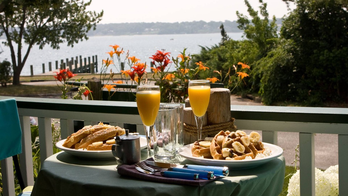 Greenport Bed & Breakfast | Stirling House Bed & Breakfast