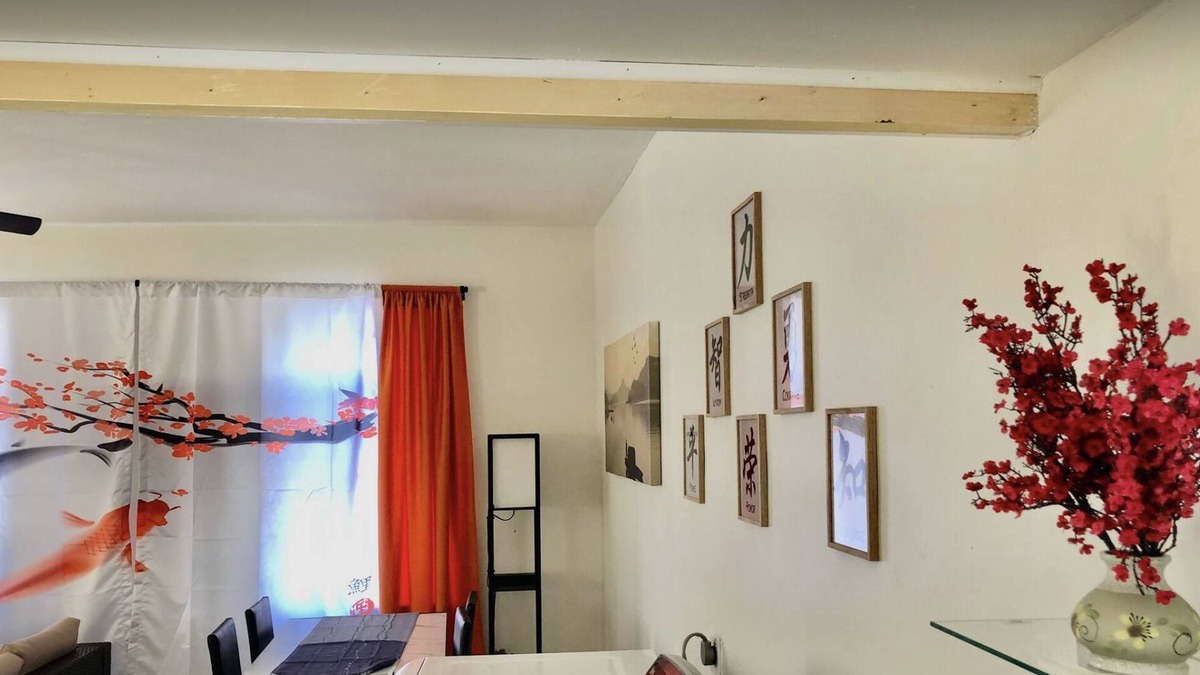 Stockade Historic District Apartment | Stockade Japanese Ryokan, King bed, Washer/Dryer