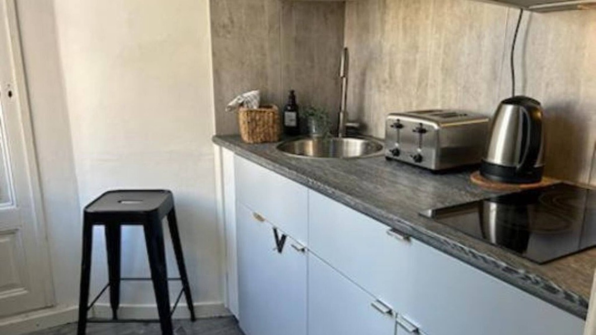 Norrmalm Apartment | Stockholm Loft Haven 3 Beds in a 1- Bedroom Gemn
