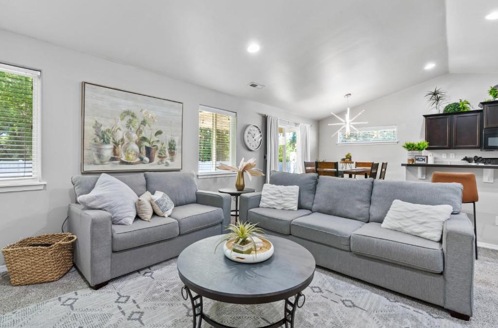 Nampa House | Stoddard Trailhead Central Nampa Home - Sleeps 10