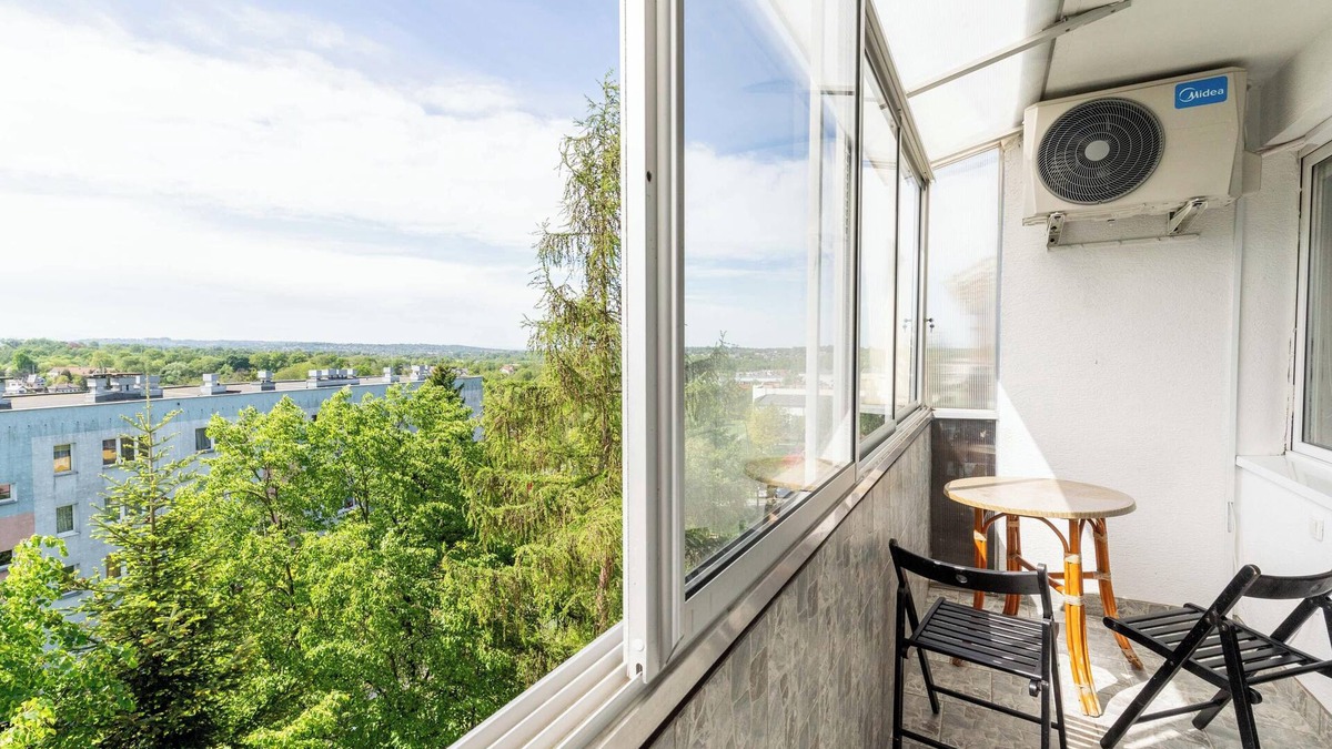 Wola Duchacka Apartment | Stojałowskiego 3-Bedroom Apartment