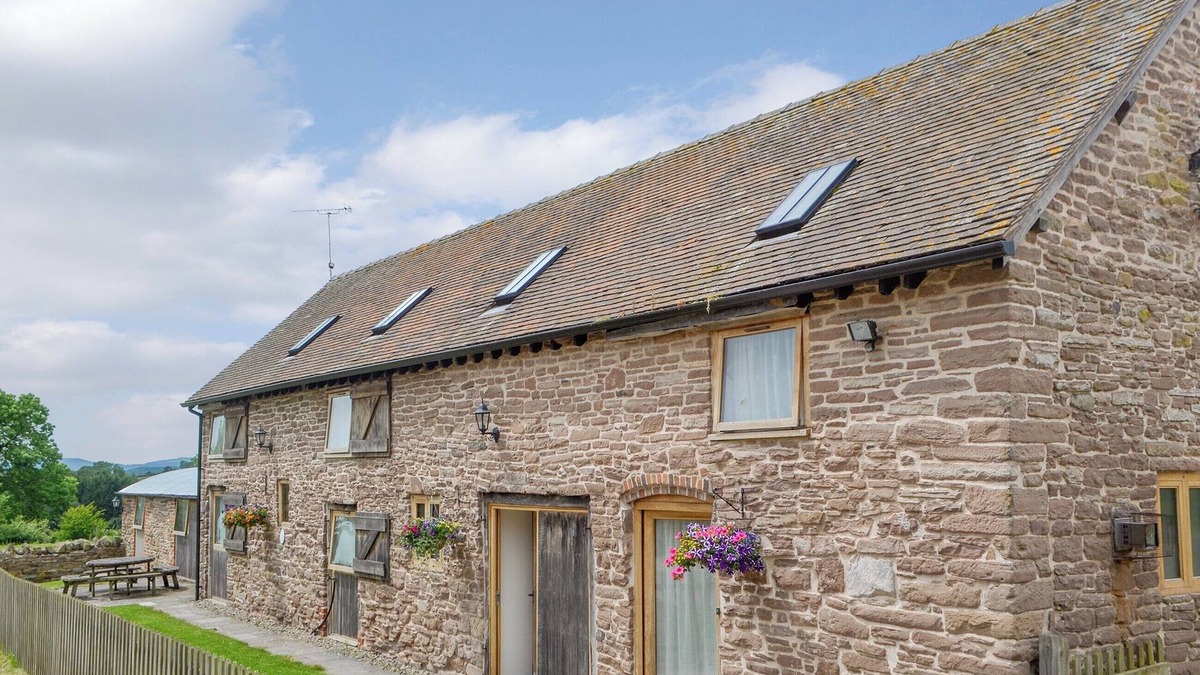 Angelbank Cottage | Stoke Court Farm Barn