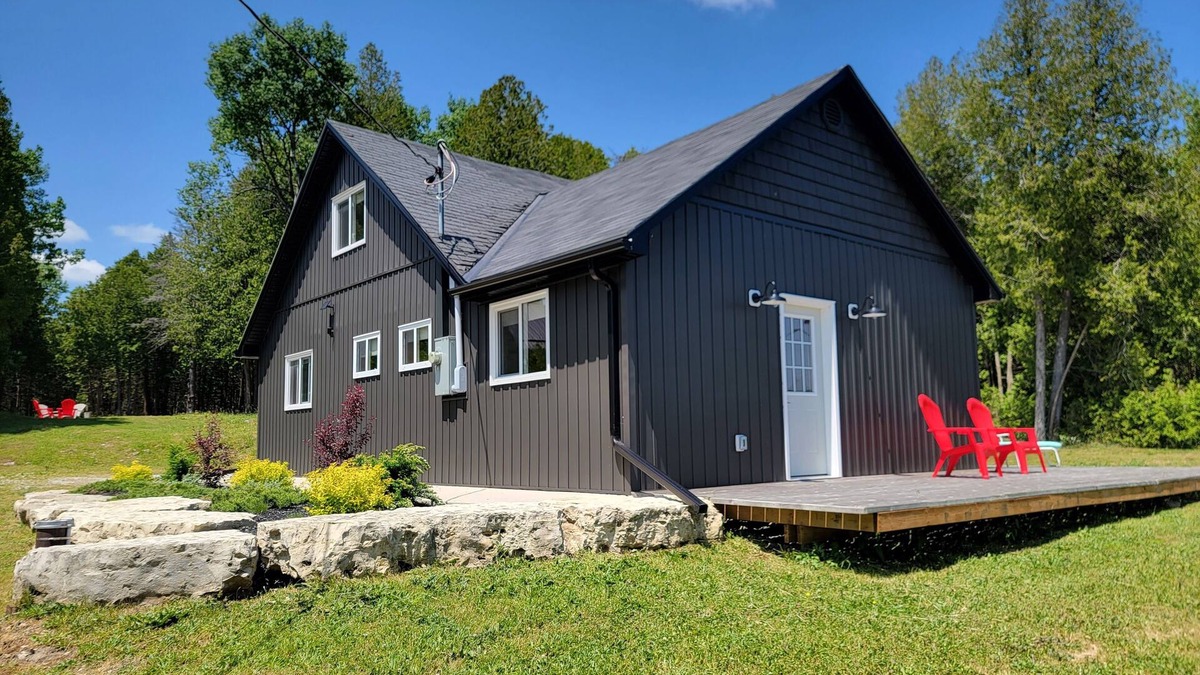 Stokes Bay Cottage | Stokes Bay Getaway near Tobermory & Lions Headnpermit#STA-2024-63n