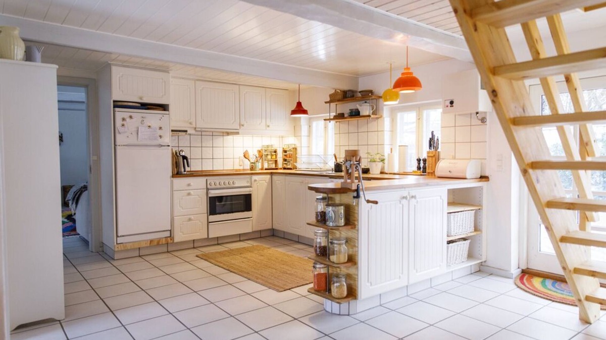 Aeroskobing Cottage | Stokkebyhus - Hygge under the straw roof - on the Danish island Ærø