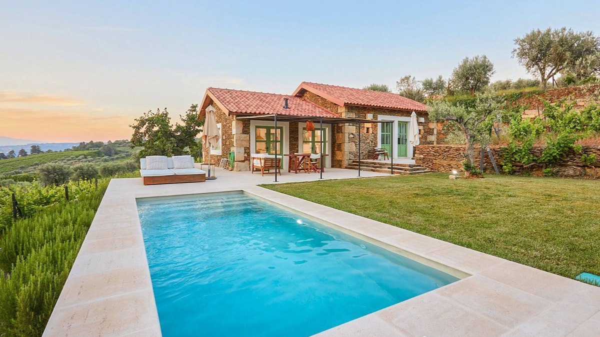 Armamar Villa | Stone and Wine Villa