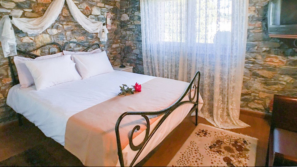 Kavala House | Stone and Wood house