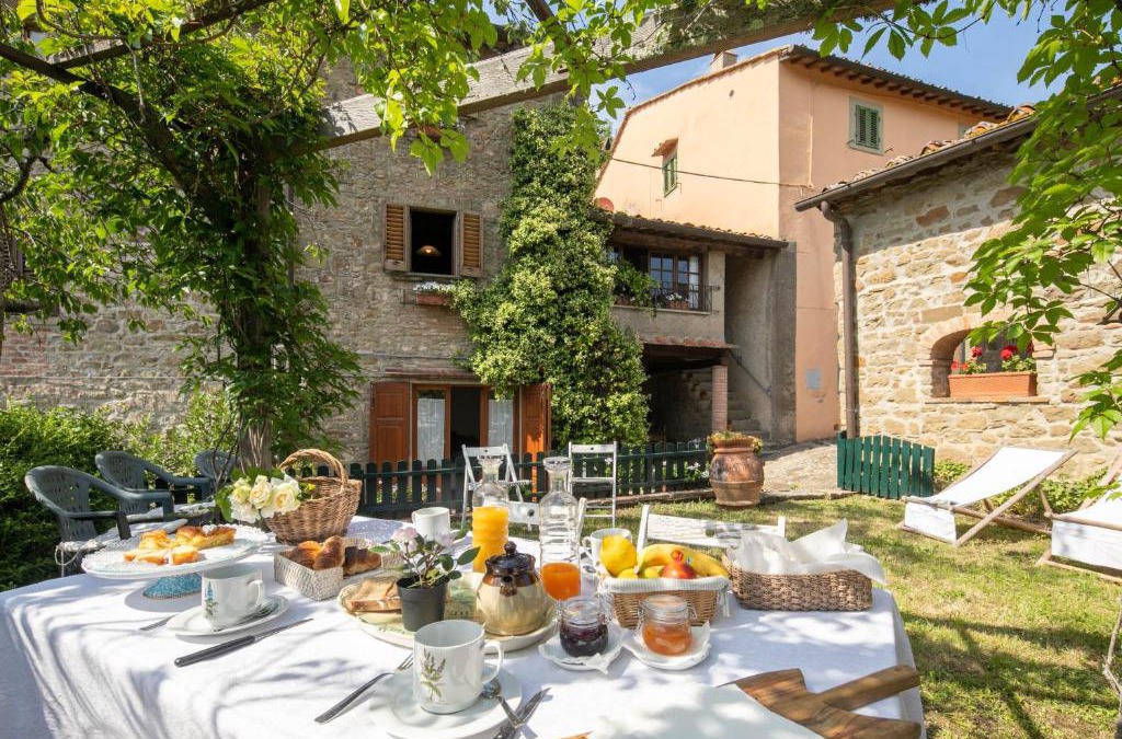 Lamole Villa | Stone built farmhouse Antica Torre by VacaVilla