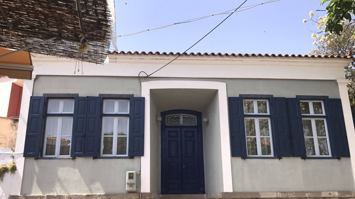 Petra House | Stone built house, fully renovated, high ceilings, big windows