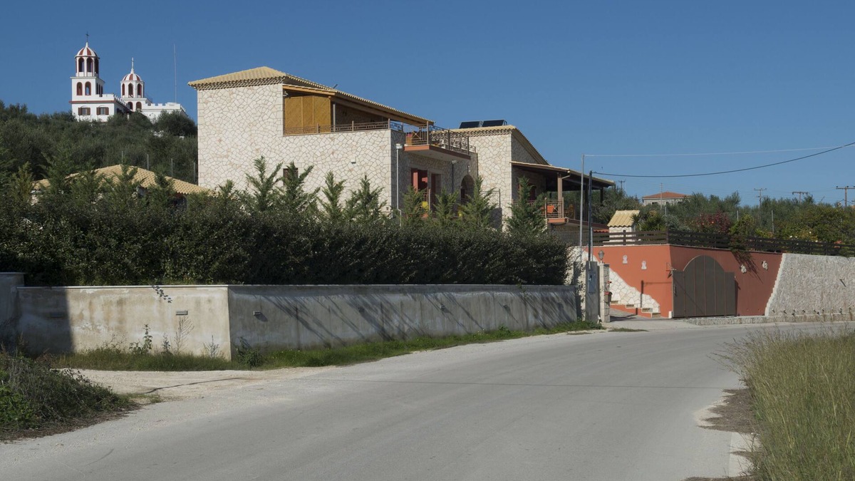 Lagopodo Villa | Stone-Built Traditional Villa