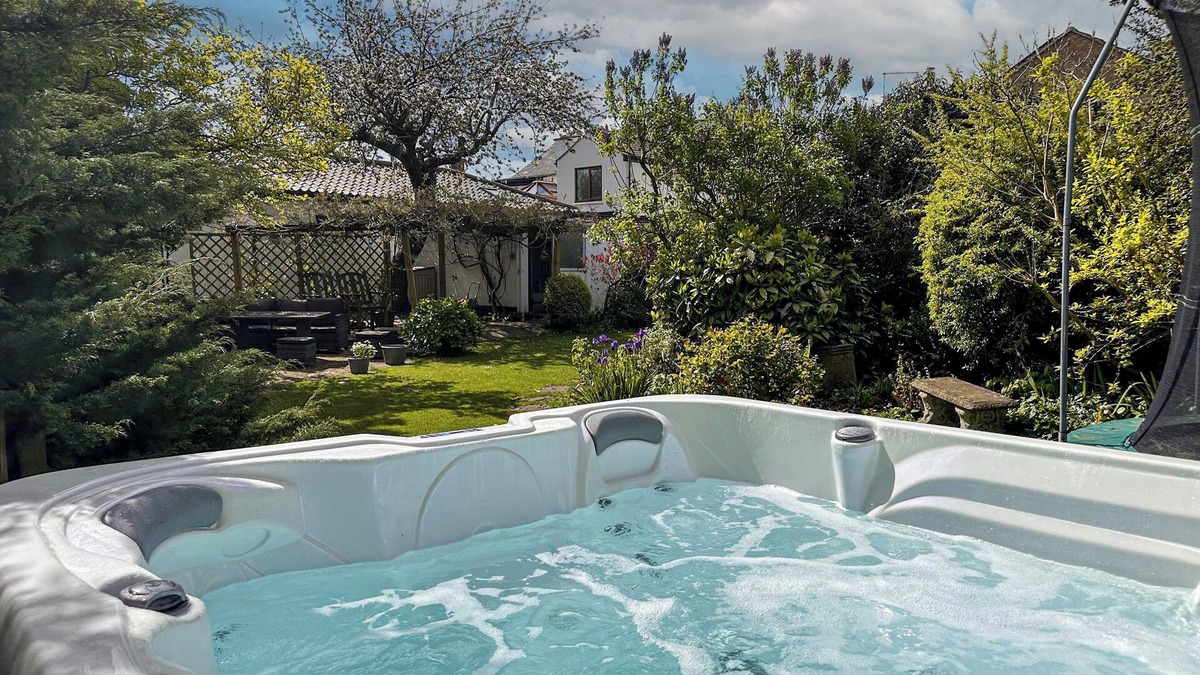 Frognall Cottage | Stone Cottage - Hot Tub, Wooded Garden, Play Area