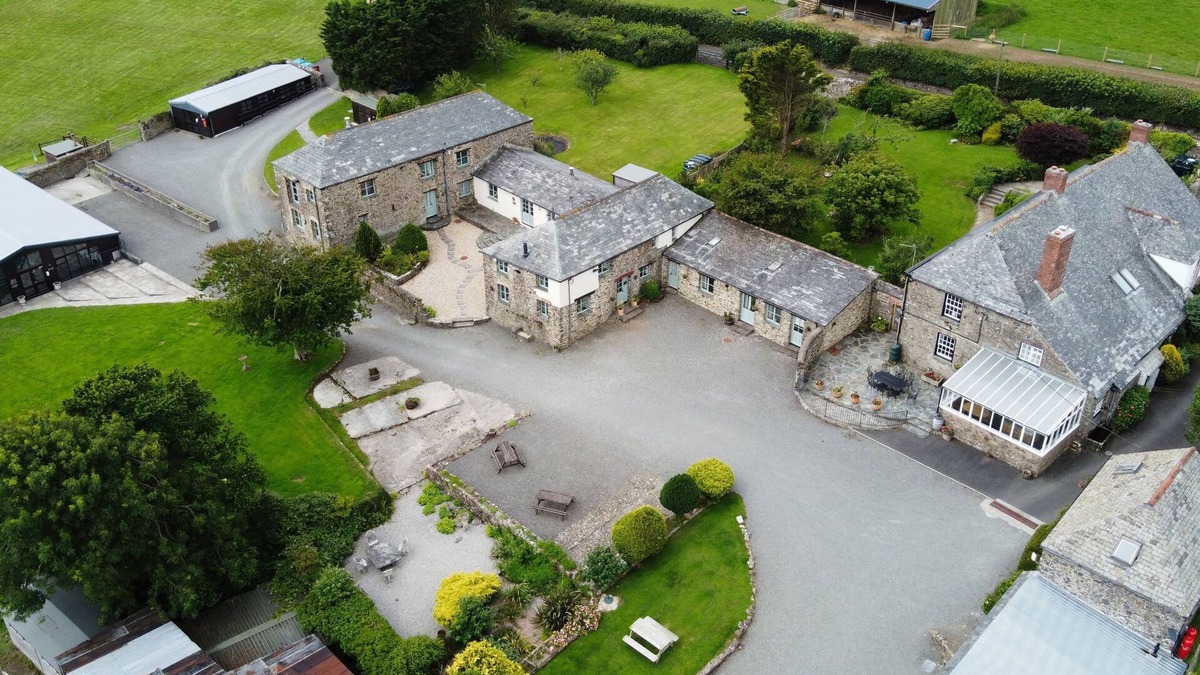 Bude Cottage | Stone Cottage With Indoor Swimming Pool In Stunning Rural Location Near Ocean