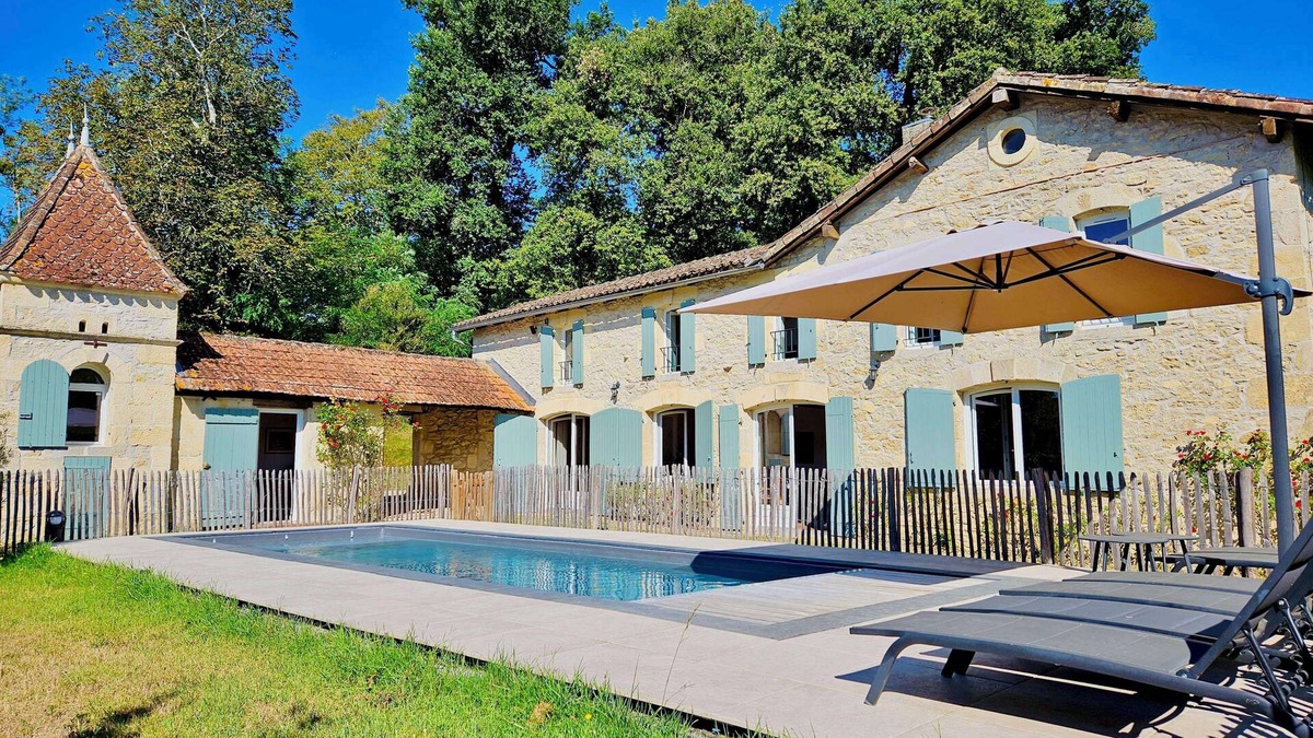 Mauriac House | Stone country house, swimming pool, 5 bedrooms, sleeps 12