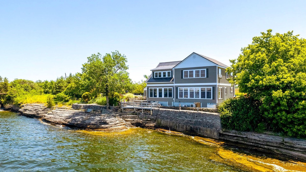 Sackets Harbor House | Stone Cove Cottage at Sacket on Lake Ontario