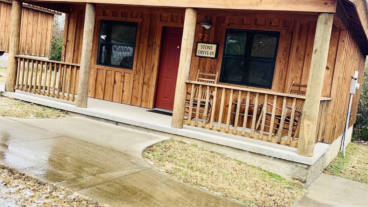 Mountain View House | Stone Drive In #305