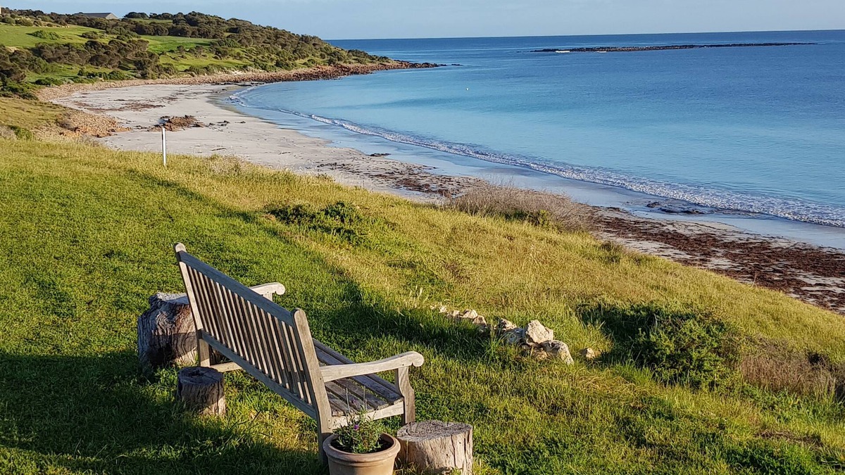 Emu Bay Villa | Stone eco-friendly villa, beachfront acreage. Penguins, koalas