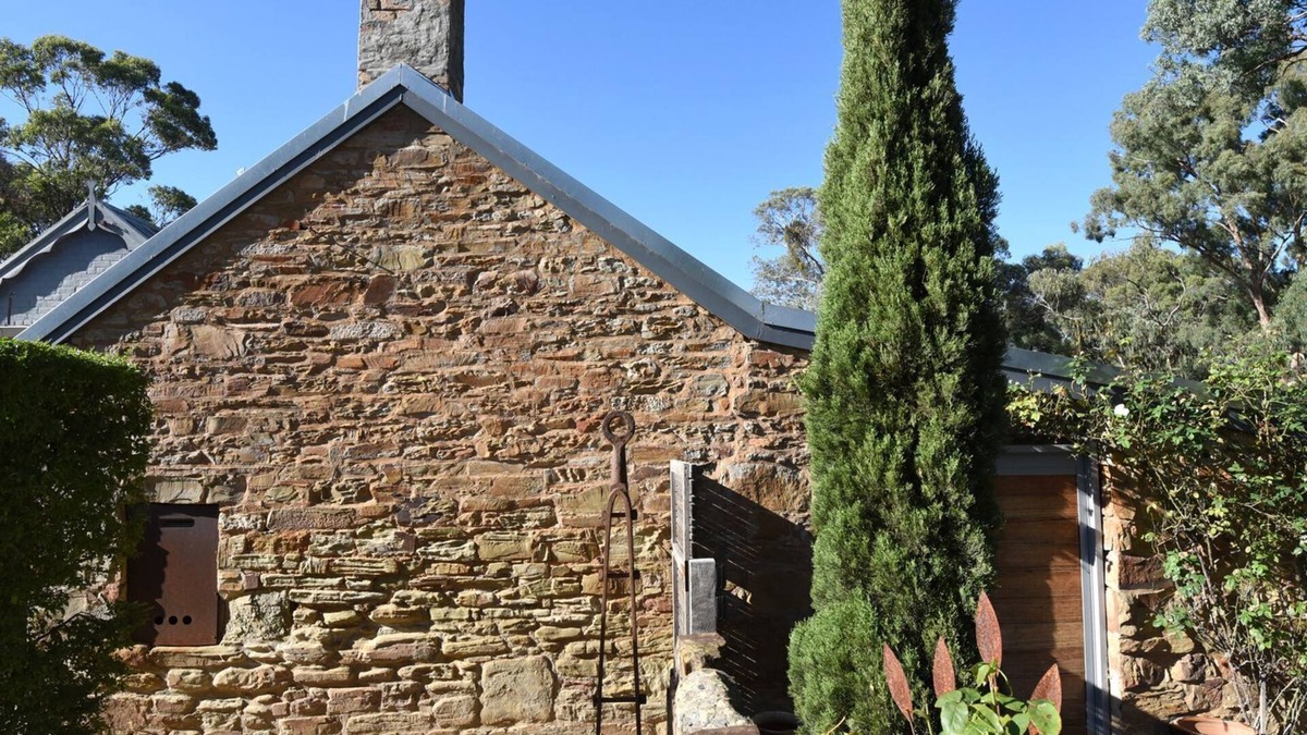 Castlemaine Cottage | Stone Edge - South Cottage