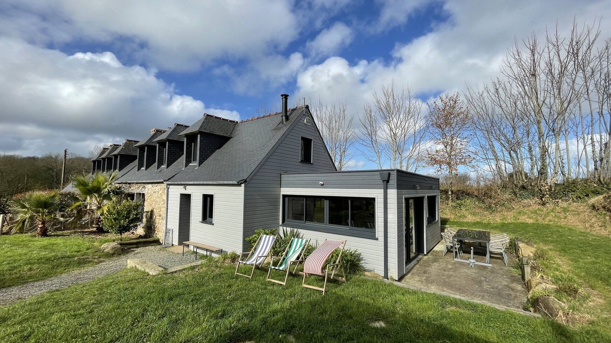 Trelevern House | Stone farmhouse for 10 people with heated swimming pool