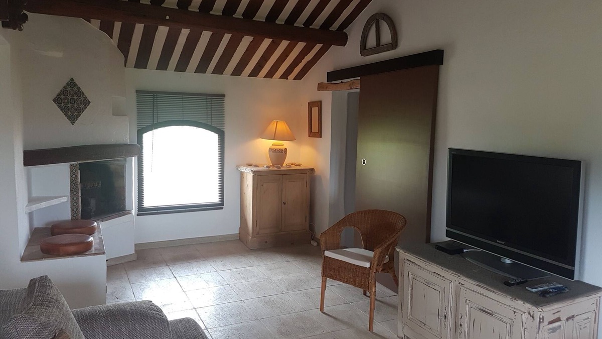 Venasque House | Stone farmhouse "the Pistachio shed
