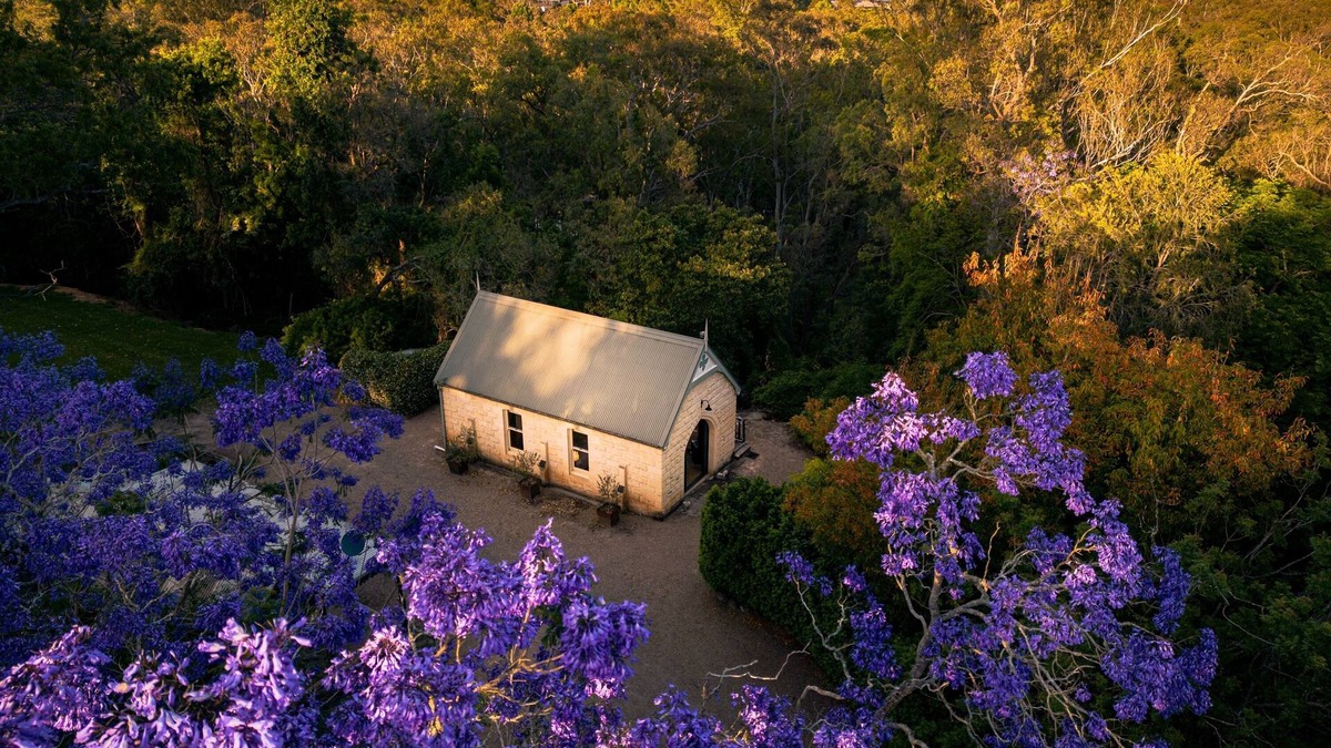 Ebenezer House | Stone Guest House Ebenezer - our historic property awaits your imagination.