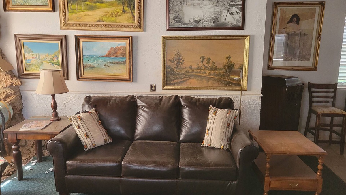 Clovis House | Stone Hearth Cottage in tranquil Clovis