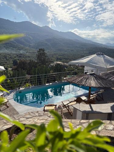 Kounelion Villa | Stone Heaven Apartment-Poolside BBQ & Fresh Herbs