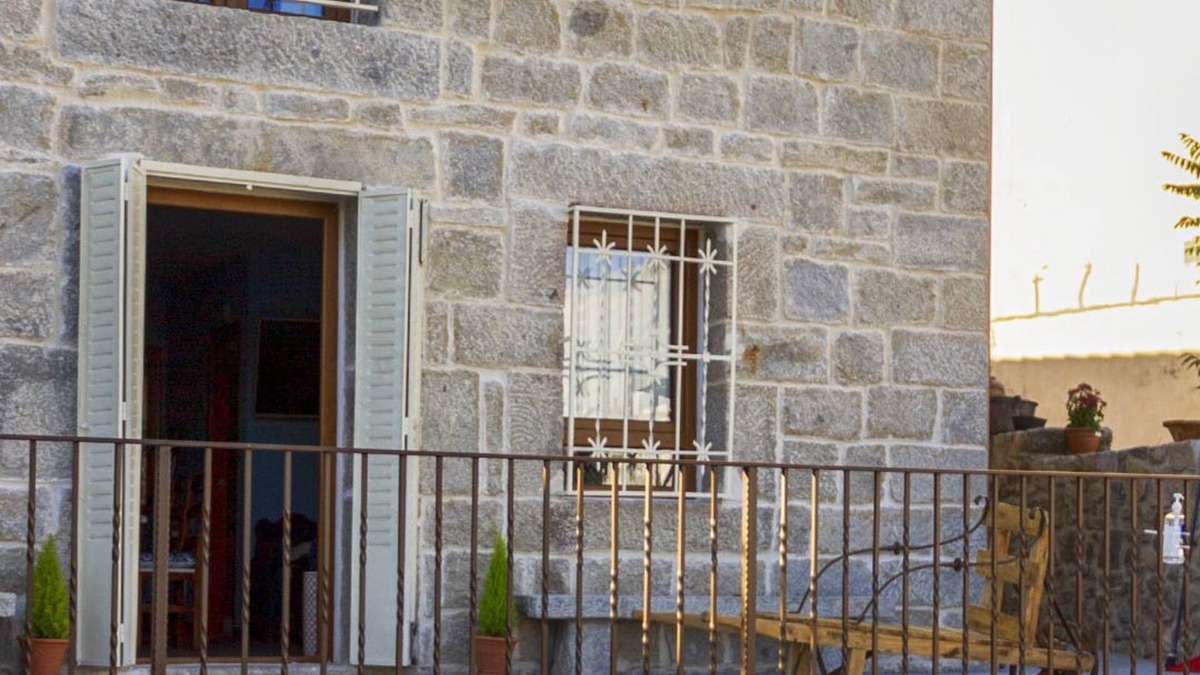 Becerril de la Sierra Cottage | Stone house in Sierra del Guadarrama Natural Park country decoration