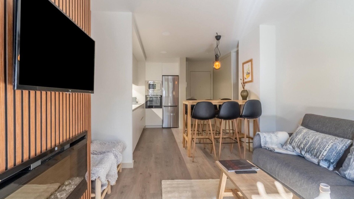 Benasque Apartment | Stone Home in Benasque near Scenic Lake