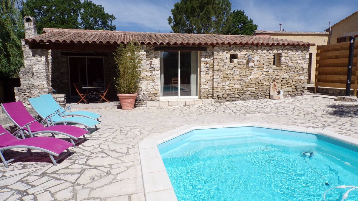 L'Isle-sur-la-Sorgue House | Stone house