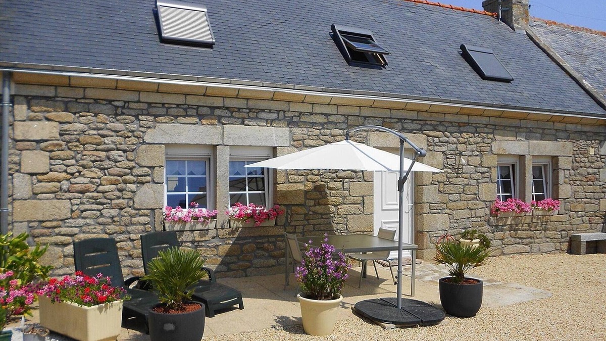 Plobannalec-Lesconil House | Stone House near Torche Beach