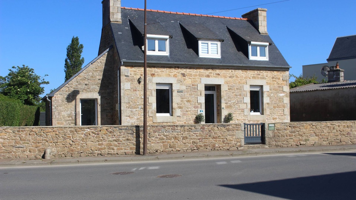 Penvenan House | Stone house 3km from the beach and close to all amenities.