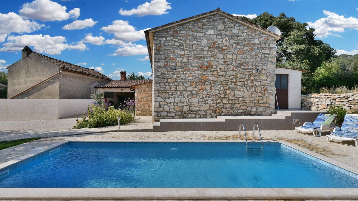 Galizana House | Stone house, again, with air conditioning and barbecue
