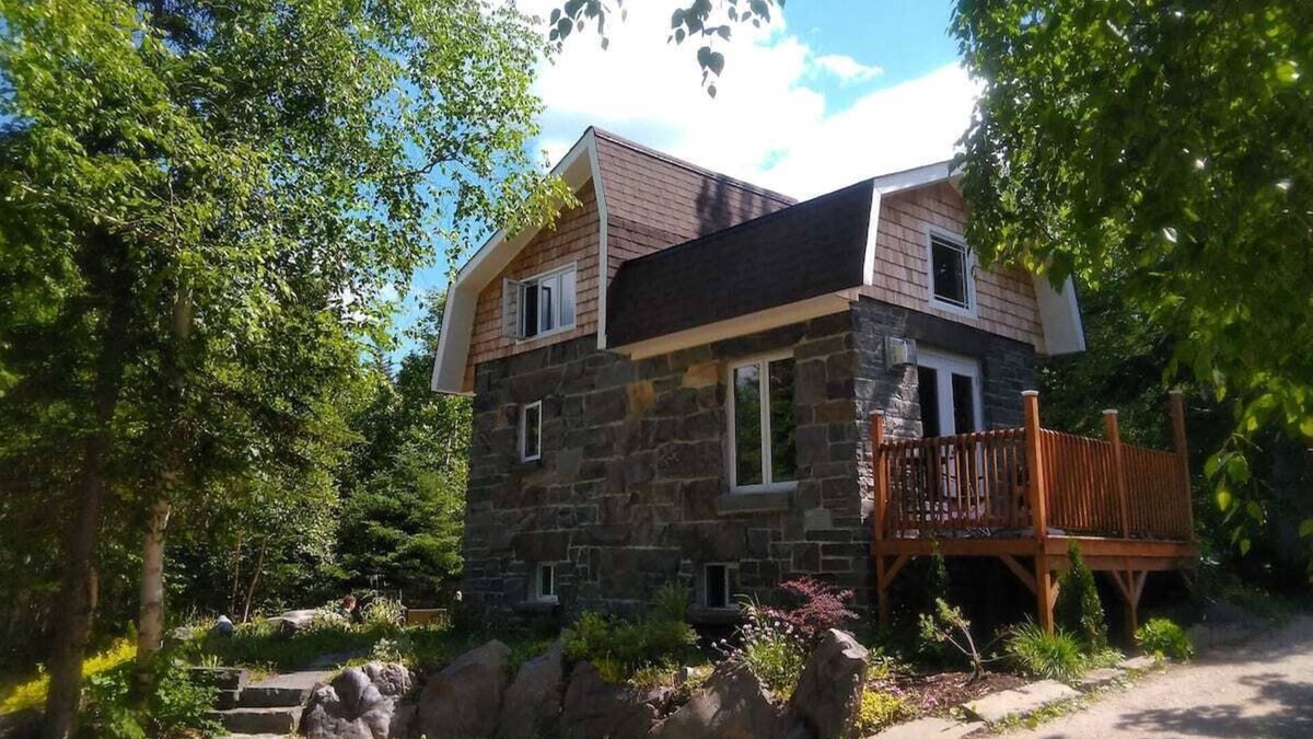 Terra Nova Villa | Stone House and outdoor living space on 6 acers of landscaped garden.