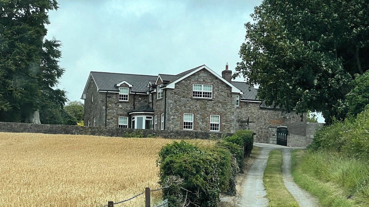 Donore House | Stone House, Boyne Valley Views nSleeps 10, 5 Bedroom 30 mins to Dublin airport