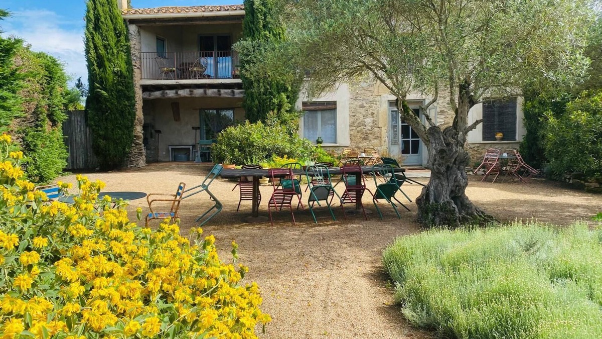 Verdun-en-Lauragais House | Stone house with swimming pool sleeps 10 in the heart of a farmhouse